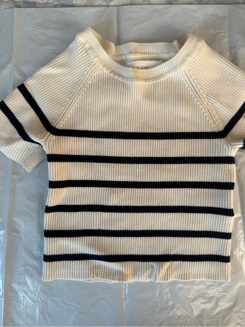 Zara KIDS White and Black Striped Short-Sleeve Knit Top